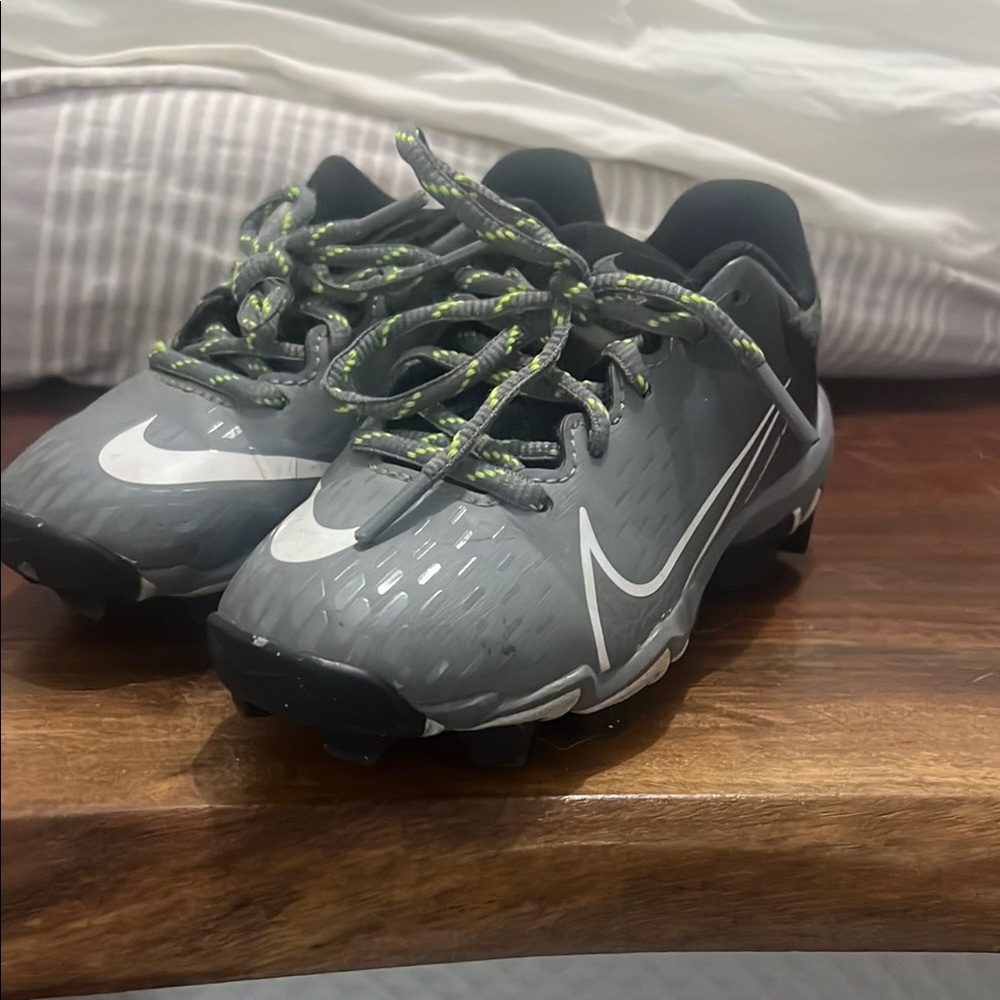 Nike Kids Gray Baseball Cleats
